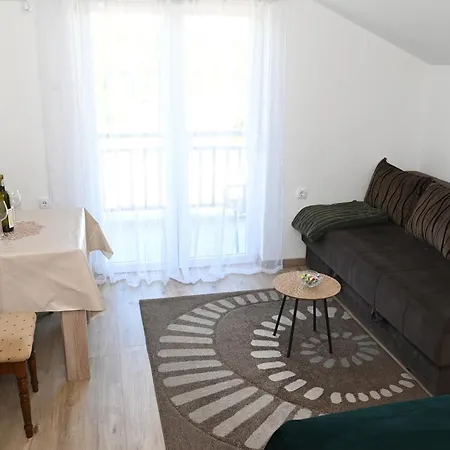Apartman 'maslina' *
