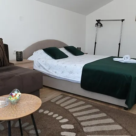 Apartman 'maslina' *